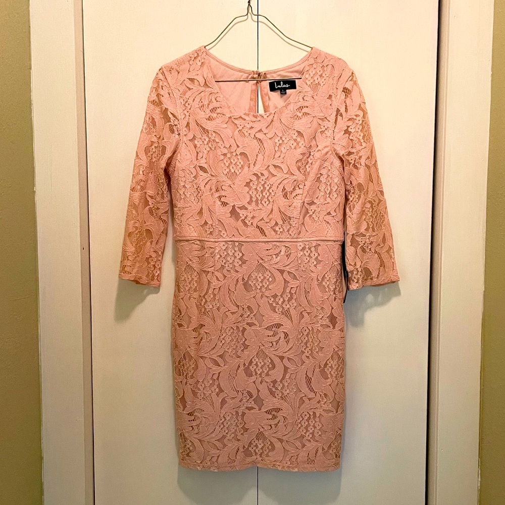 Lulu’s 3/4 sleeved, dusty rose, lace dress
